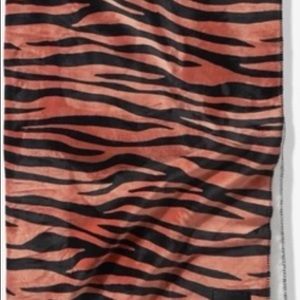 VS PINK Sherpa Blanket